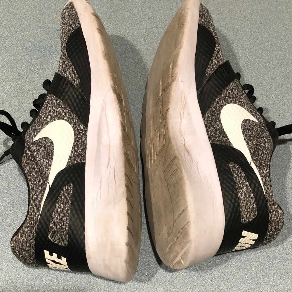 Nike Gray and Black Athletic Shoes - Picture 14 of 15